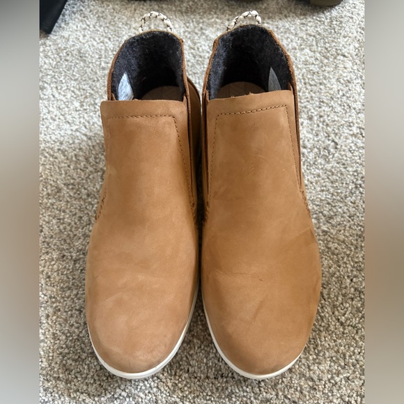 Olukai Hawai'iloa Manu Hope Sneaker Boot - Picture 2 of 7